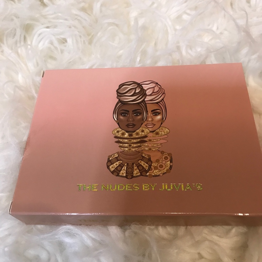 Juvias eyeshadow palette